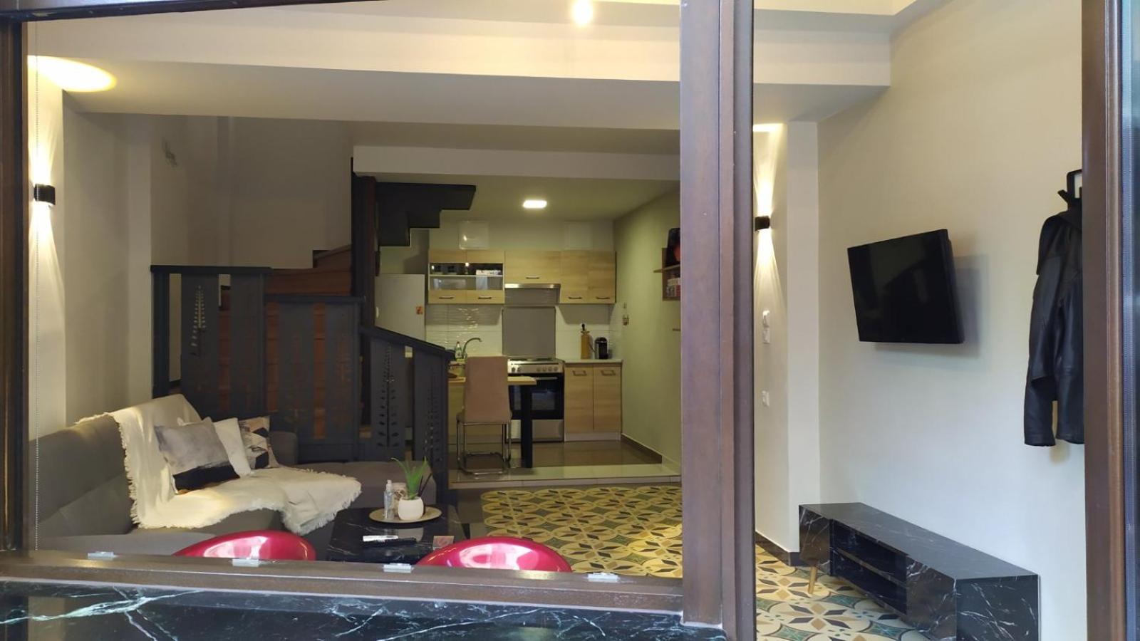 Karditsa's Loft House